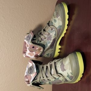 Palladium Baggy Women's Green Camo, Lime Green Sole.